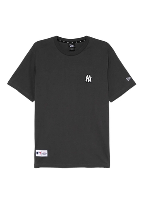 NEW ERA CAP logo-patched T-shirt - Grey
