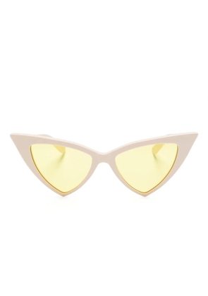 Alexander McQueen Eyewear cat-eye frame sunglasses - White