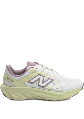 New Balance Fresh Foam sneakers - White
