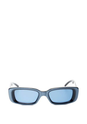 Gucci Pre-Owned 2000s rectangle-frame logo-plaque sunglasses - Grey