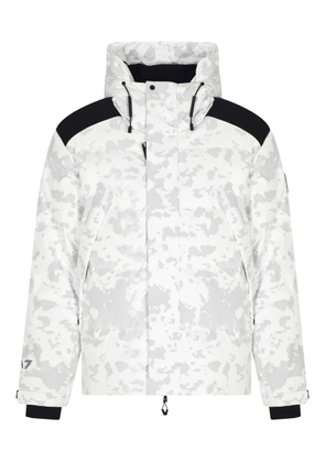 Ea7 Emporio Armani camouflage-print hooded down jacket - White