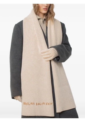 Ruslan Baginskiy logo-emboridered ribbed scarf - Neutrals