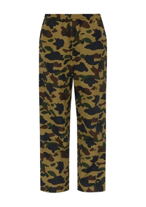 A BATHING APE® camouflage-print trousers - Green