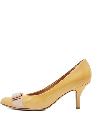 Ferragamo Pre-Owned 100mm bow-detail pumps - Yellow