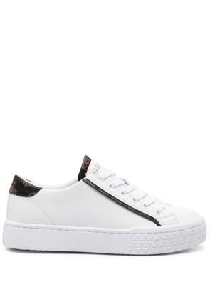 GUESS USA Pardie logo-trim sneakers - White