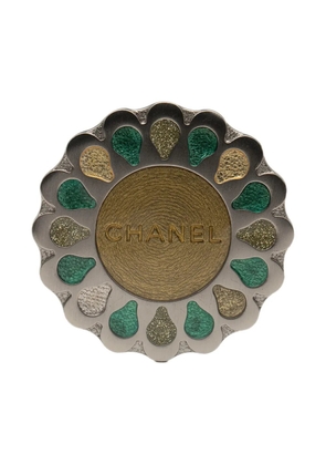 CHANEL Pre-Owned 1999 Silver Plated Medallion Floral Brooch costume brooch - Multicolour