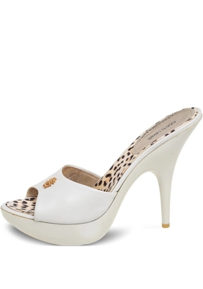 Roberto Cavalli Vintage pre-owned 135mm leather sandals - White