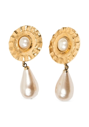 CHANEL Pre-Owned 1980s faux-pearls pendant earrings - Gold