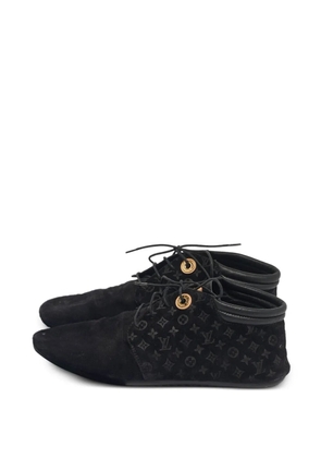 Louis Vuitton Pre-Owned monogram suede sneakers - Black