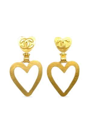 CHANEL Pre-Owned 1995 heart dangle clip-on hoop earrings - Gold