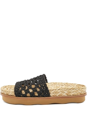 Chloé Pre-Owned crochet platform slides - Black