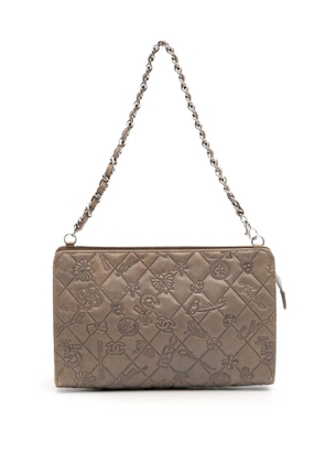 CHANEL Pre-Owned 2010-2011 Embossed Lambskin Lucky Symbols Pochette shoulder bag - Brown