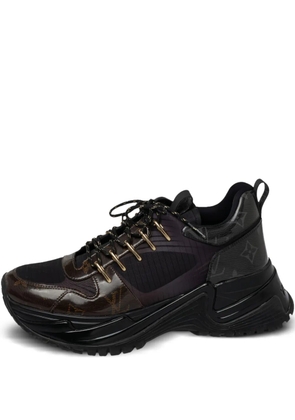 Louis Vuitton Pre-Owned Run Away Pulse monogram-embellished sneakers - Black