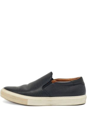 Louis Vuitton Pre-Owned textured leather sneakers - Blue