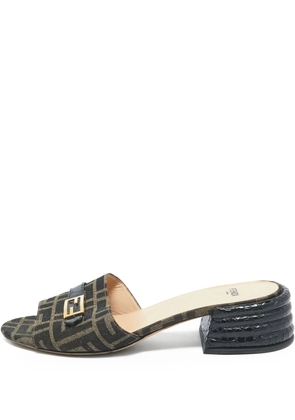Fendi Pre-Owned 45mm Zucca mules - Brown