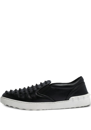 Valentino Garavani Pre-Owned spike-embellished sneakers - Black