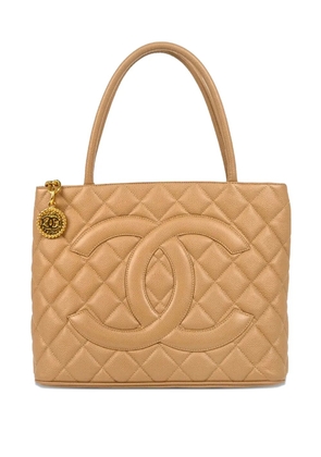 CHANEL Pre-Owned 2003 Medallion tote bag - Neutrals