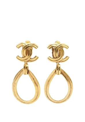 CHANEL Pre-Owned 1996 CC Gold Plated Teardrop Dangle Hoop Clip On Earrings costume earrings