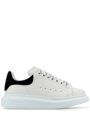 Alexander McQueen Oversized sneakers - White
