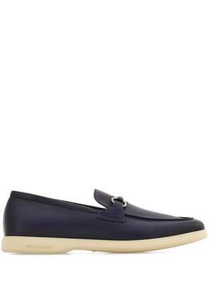 Ferragamo Gancini-plaque leather loafers - Blue