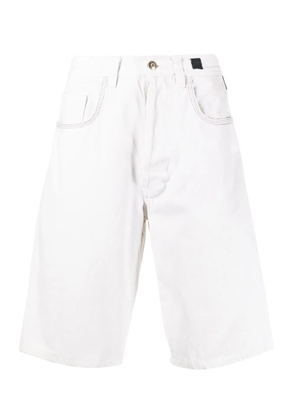 Versace Pre-Owned 1990s knee-length denim shorts - White