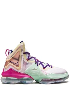 Nike LeBron 19 'Valentine's Day' sneakers - White