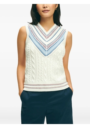 Brooks Brothers cable-knit V-neck sleeveless sweater - White