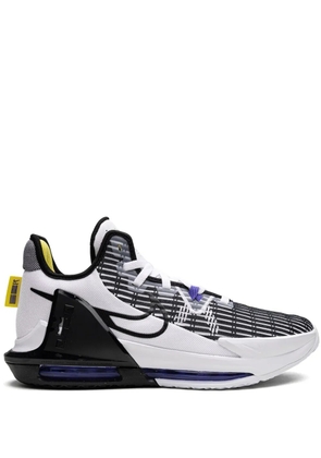 Nike Lebron Witness VI 'Lakers Home' sneakers - White
