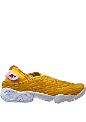 Nike Rift Wrap SE 'Gold Dart' sneakers - Yellow