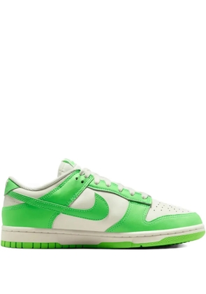 Nike Dunk Low 'Green Strike' sneakers