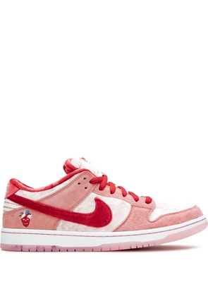 Nike SB Dunk Low Pro 'Strangelove' sneakers - Pink
