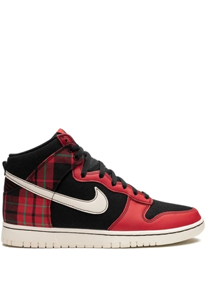Nike Dunk High 'Plaid - Black/Red' sneakers