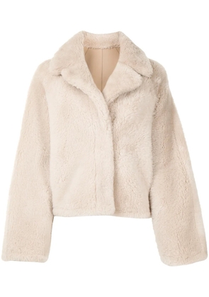 Goen.J notched-collar cropped shearling jacket - Neutrals