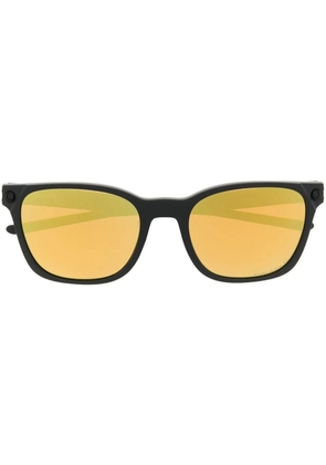 Oakley wayfarer-frame tinted sunglasses - Black