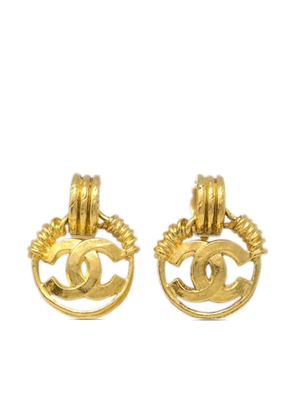 CHANEL Pre-Owned 1994 CC half-hoop clip-on earrings - Gold