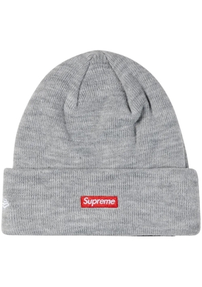 Supreme x New Era S Logo knitted beanie - Grey