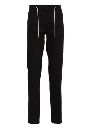 Eleventy pleat-detail tapered trousers - Black