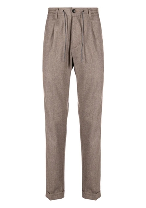 Luciano Barbera elasticated-waist tapered-leg trousers - Brown