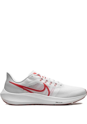 Nike Air Zoom Pegasus 39 road running sneakers - White