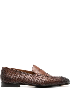 Doucal's woven leather penny loafers - Brown