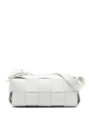 Bottega Veneta Pre-Owned 2012-2025 Small Lambskin Intrecciato Brick Cassette shoulder bag - White