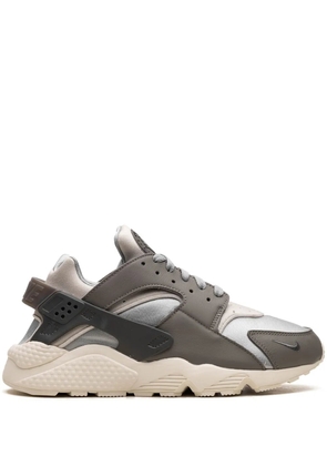 Nike Air Huarache 'Light Smoke Grey' sneakers