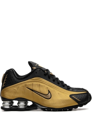 Nike Shox R4 'Black/Metallic Gold' sneakers