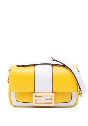 Fendi Pre-Owned 2010-2025 Mini Bicolor Nappa Apolo Chain Baguette shoulder bag - White