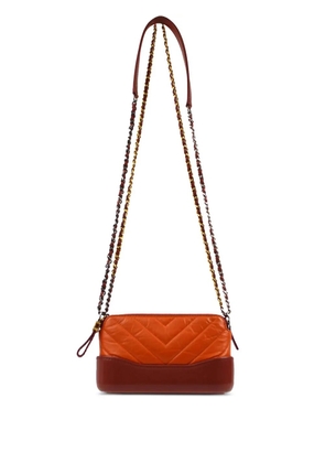 CHANEL Pre-Owned 2018 Gabrielle V-stitch wallet-on-chain - Orange