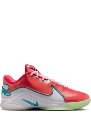 Nike LeBron 22 'Christmas' sneakers - Red