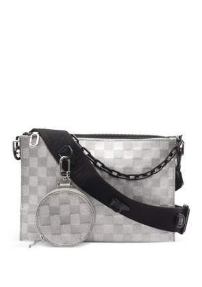 Louis Vuitton Pre-Owned 2021 Trio Pouch NM shoulder bag - Black