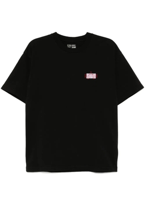 izzue logo-embroidered T-shirt - Black