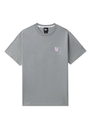 NEW ERA CAP logo-patch T-shirt - Grey