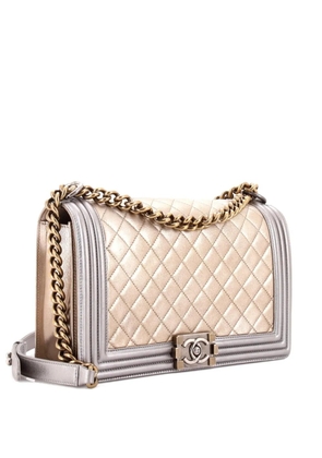 CHANEL Pre-Owned Bicolor Boy Flap Bag Quilted Metallic Calfskin New Medium shoulder bag - Gold